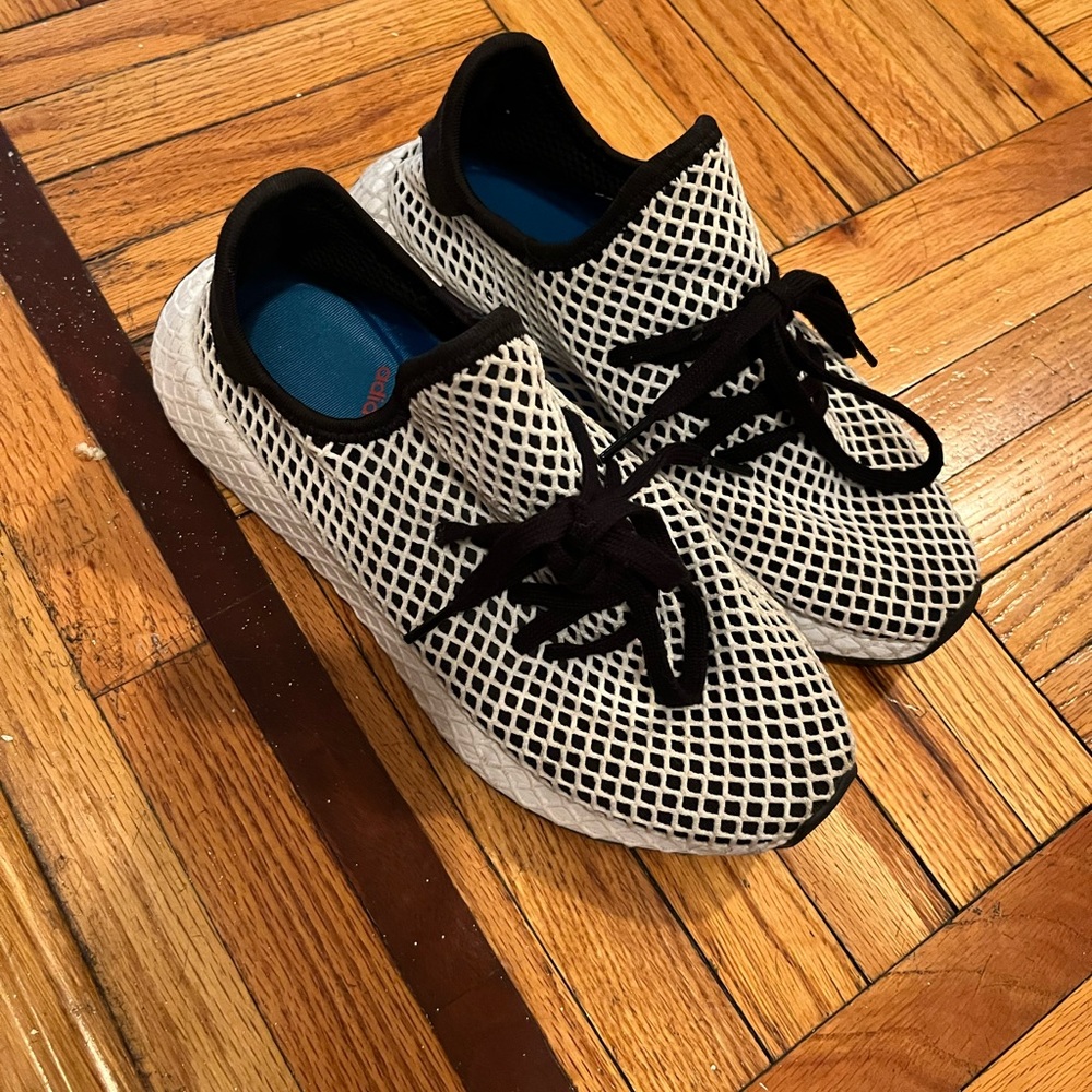 Adidas Deerupt sneakers
